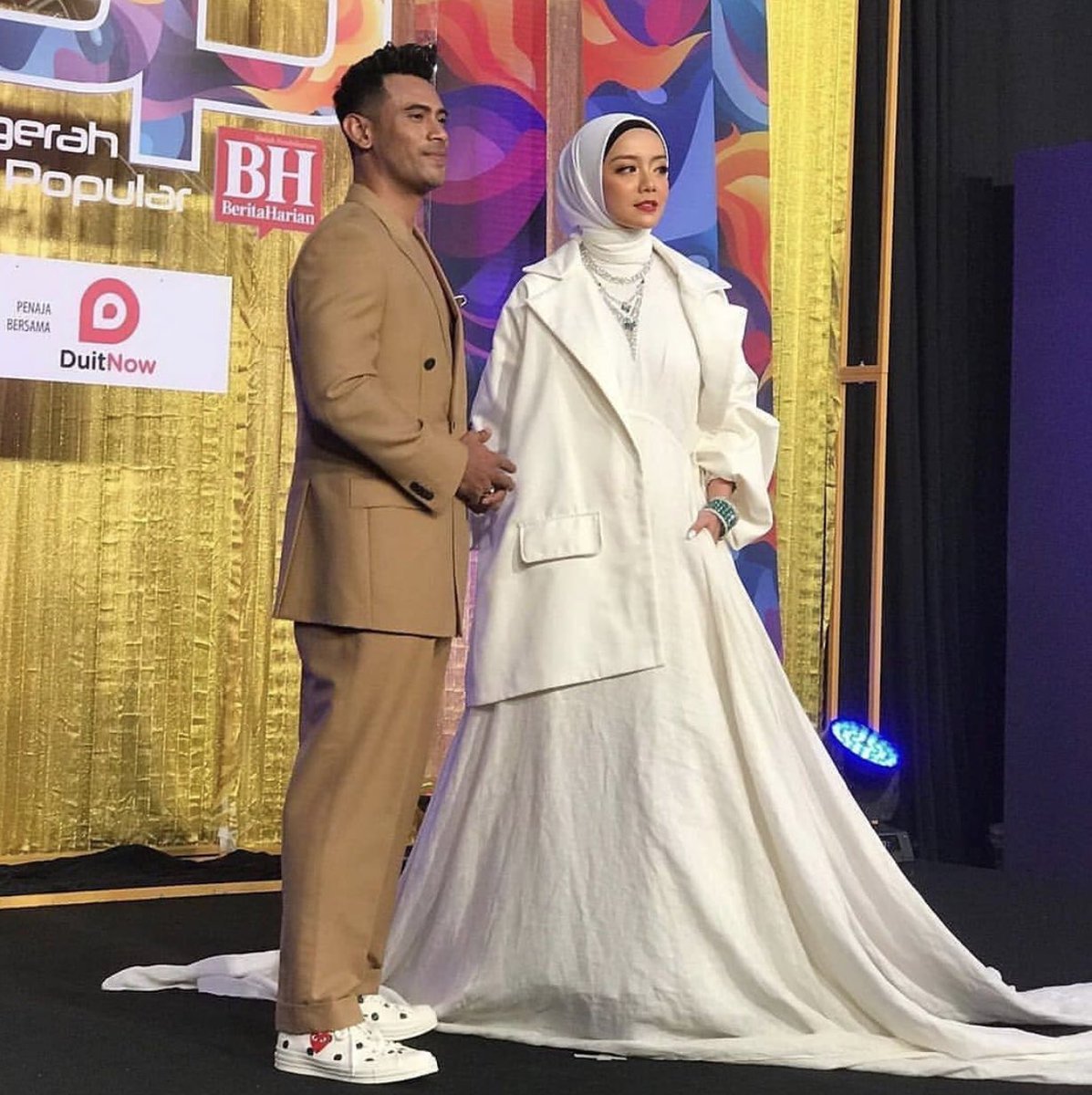 afiqmofficial's tweet photo. @MFMiraFilzah in #AfiqM linen dress. Styled by Abu 🖤 #mfmirafilzah #mirafilzah #ABPBH32 #ABPBH2019 https://t.co/QgjiOSyz0s
