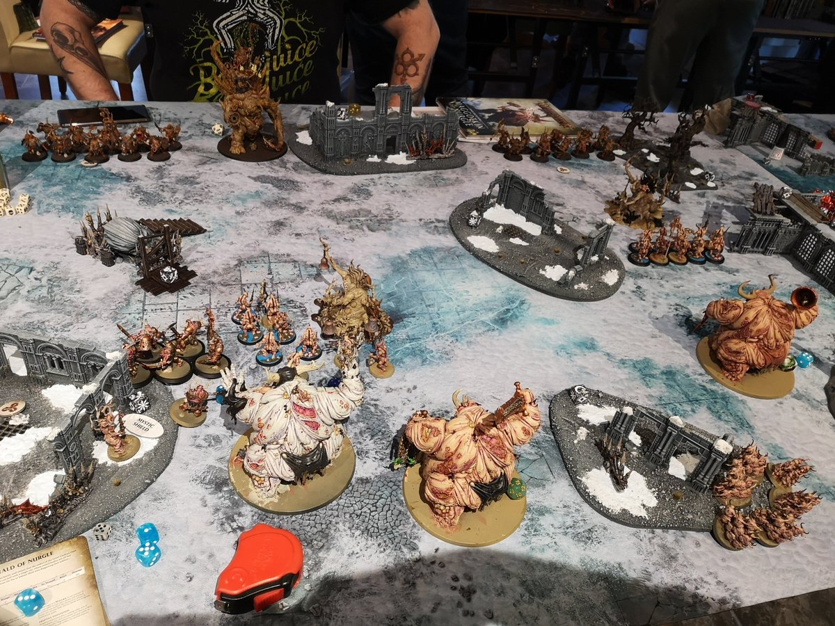 FrostlordsA's tweet photo. Fourth game of #kitn19 was Nurgle vs Nurgle. Nurgle won! The internal conflict of rotbringers vs daemons was settled, and everyone had a good time even though almost all of our abilities were either useless or opponent-healing. :P https://t.co/WNom3BOpTw