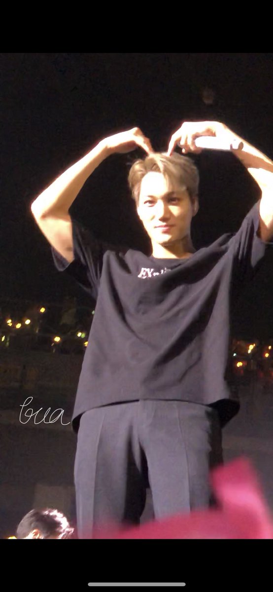 bua0990's tweet photo. เวลาถ่ายเมนก็จะหลุดโฟกัสหน่อยๆ แง๊ 😅😅😅 #EXplOrationinBKKDay3 #EXplOrationinBKK #HereForKai https://t.co/mmvi8alPsQ