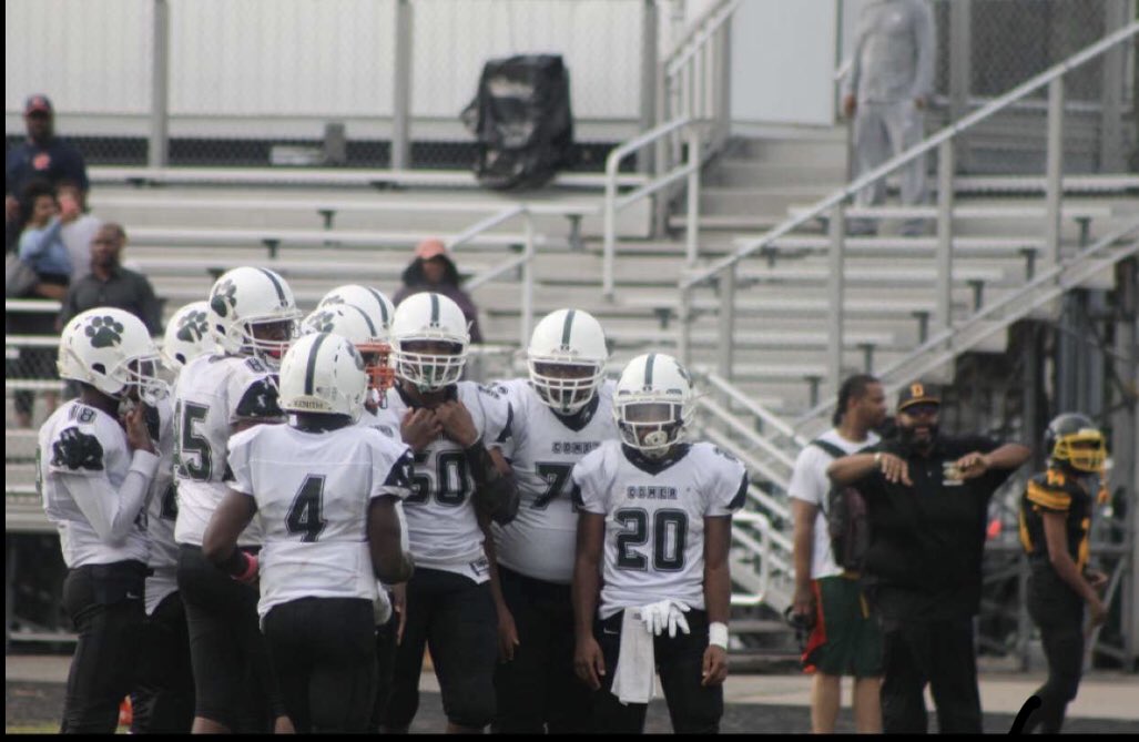 ComerFootball's tweet photo. The offensive side played a huge part in yesterday win in the 4th quarter despite a turnover which shifted the game but they pushed through and did amazing led By Qb/ATH @TLJ_1223 they defined “staying disciplined” #Comerpride https://t.co/YHttf77EzO