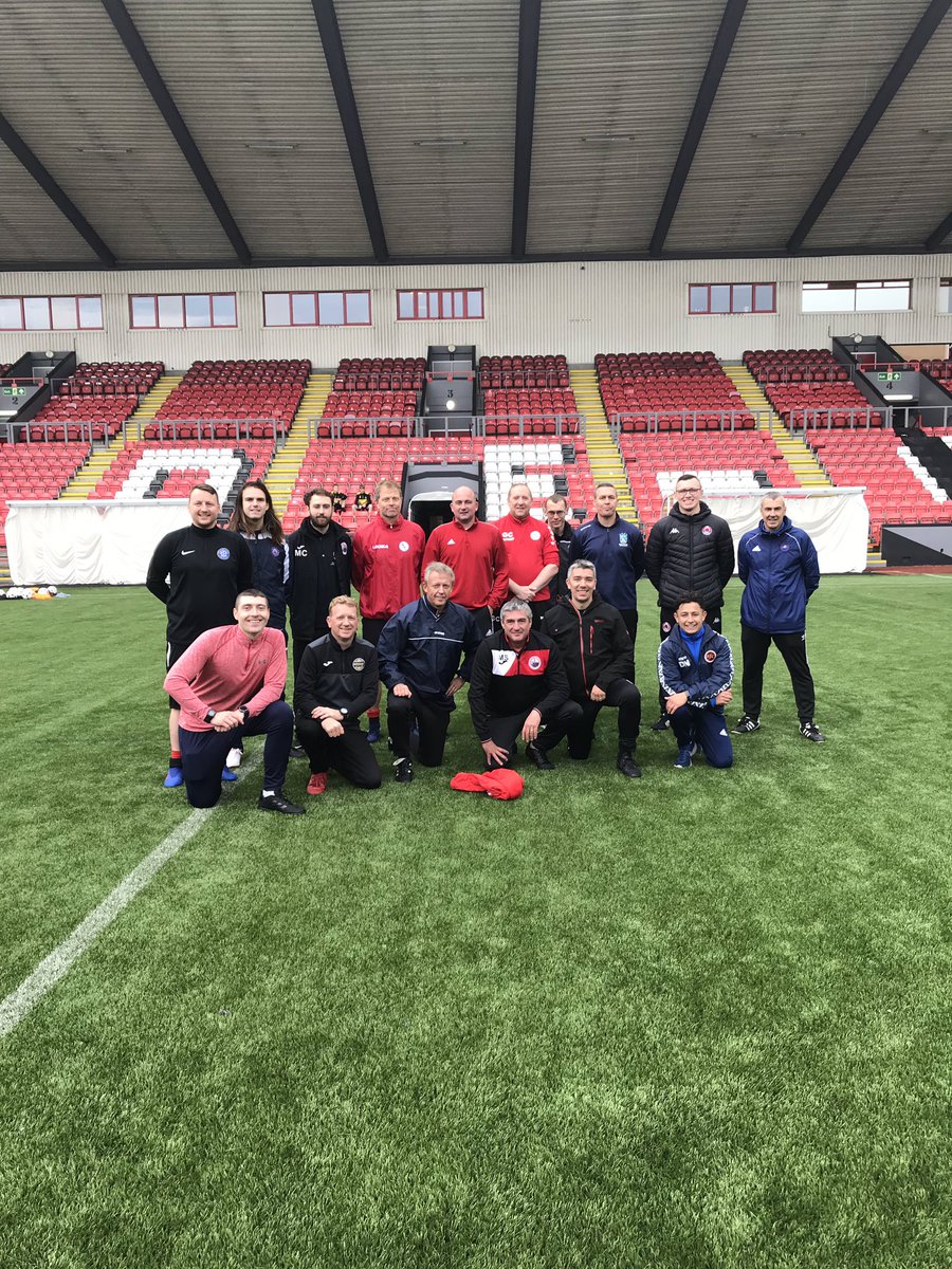 ScotFACentral's tweet photo. C Licence | Day 1 of assessments for the coaches, great effort in wet conditions 👏 kicking off a week of activities on #UEFAgrassroots week in the Central Region #BeActive @UEFA @ScottishFA https://t.co/AjLosHyUzZ