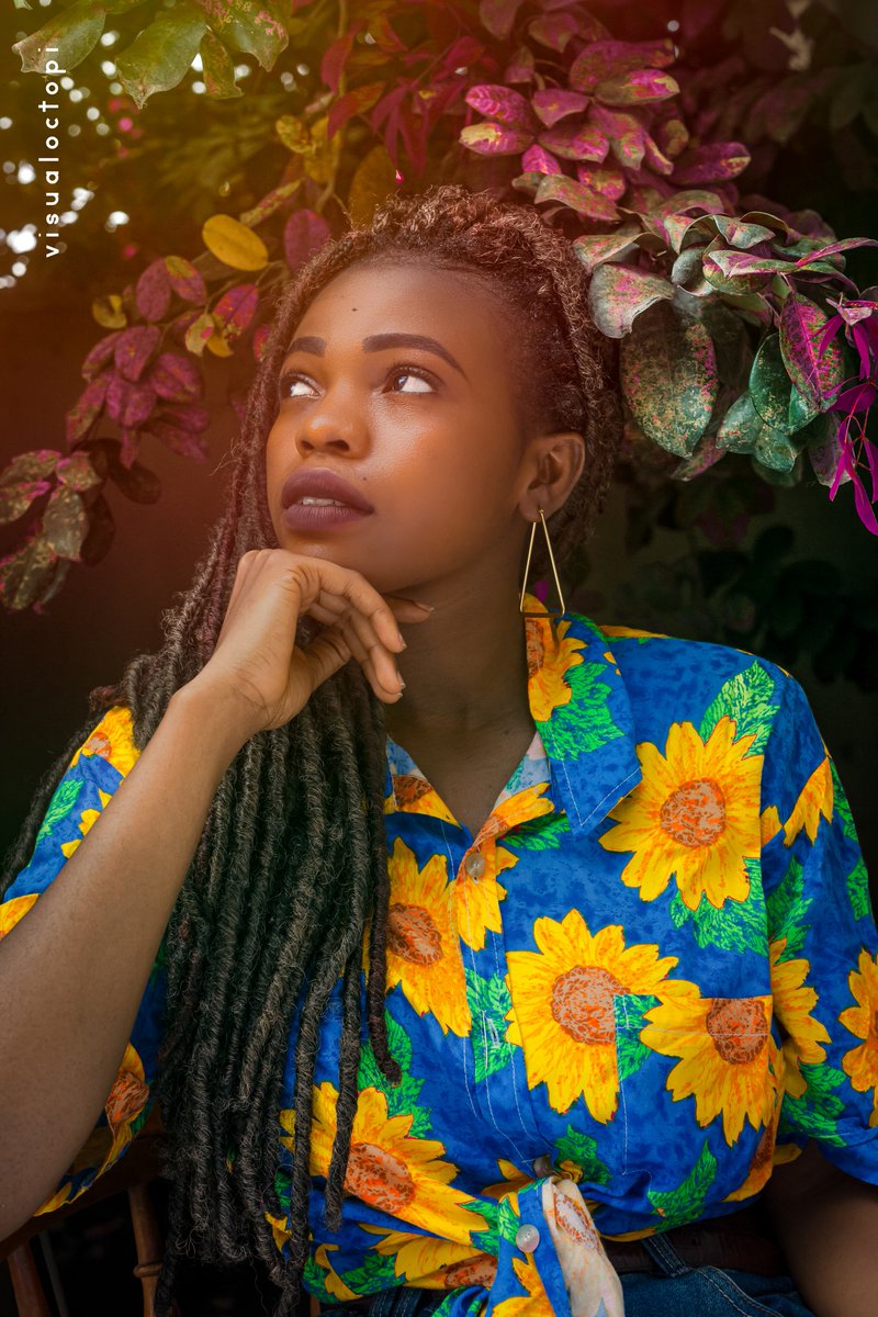 VisualOctopi's tweet photo. Colors of fall
#visualoctopi #beautiful #details #ghanaphotography #portrait #portraiture #photoshoot #photography #models #instagood #fall #red #redlips #amazing #melaninbeauty #colors #beautifulgirl #fallingleaves #outdoorphotography #wowphoto #POSE4ME #canonphotography https://t.co/UWBMeUyNKK