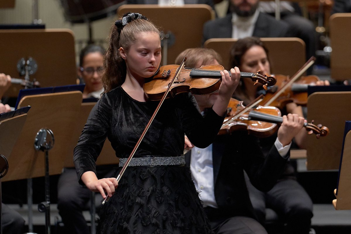SevillaROS's tweet image. 🎻 El concierto de apertura de la ROSS del pasado jueves "#Liszt y los jóvenes genios" nos dejaba estas imágenes.

¿Estuviste con nosotros? ¿Qué te parecieron estas jóvenes promesas de la música? #GeniosROSS 

📷 @GMendoMurillo