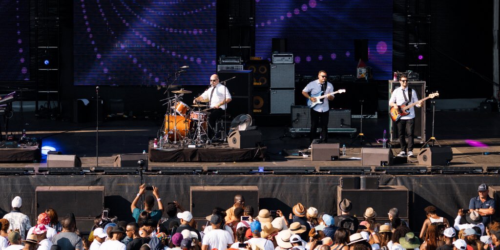 DeliciousFestSA's tweet photo. @tortured_soul kept the crowd on their feet this afternoon, and the groove was undeniable! ๐ฃ Which song was your fav? #DStvDelicious #HEARDelicious https://t.co/n0Hygdyhud