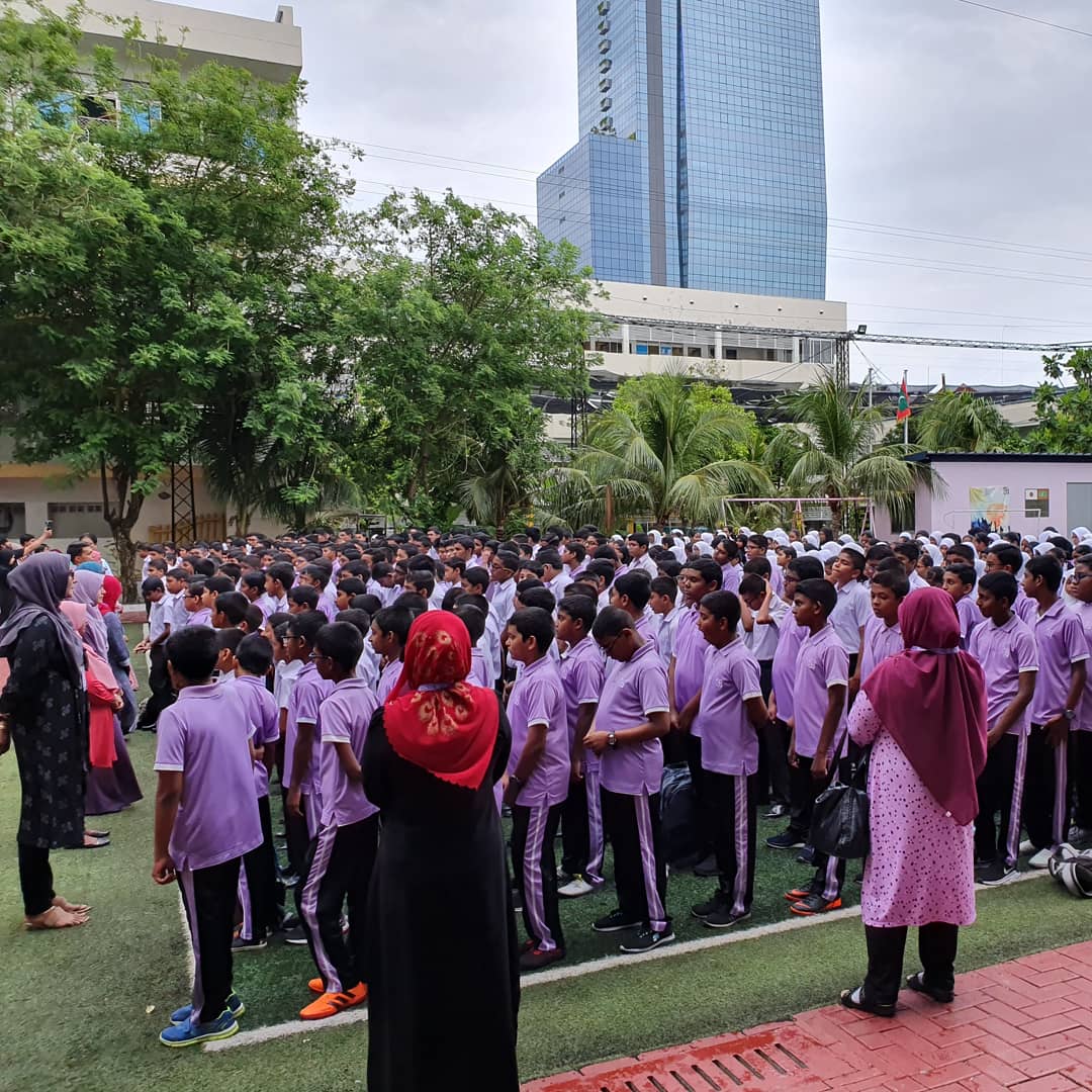 CancerSocietyMV's tweet photo. Thank you Dr. Mifthah Ibrahim for giving the assembly speech on #ChildhoodCancer for the students of grade 6,7,8,9 & 10 at Hiriya School.Thank you @hiriyamv for the invitation and great initiative in organizing activities to β childhood cancer awareness.
#lovesupporthope
@uicc https://t.co/lHD18EEuBQ