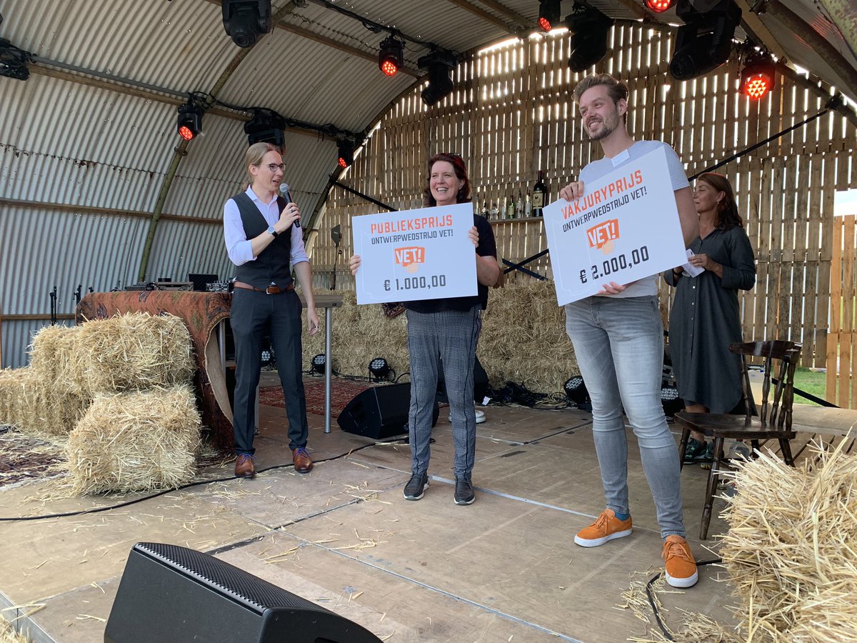 Boeteburger van meelwormen wint de Juryprijs van de ontwerpwedstrijd VET! De Publieksprijs gaat naar de Woeste Spetter met hanenvlees.