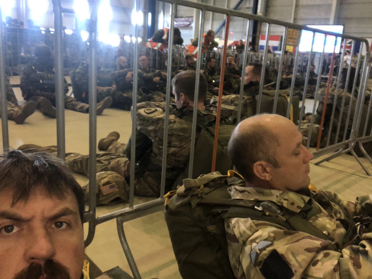 4PARAREG's tweet photo. Members of 4 PARA have had the opportunity to jump with other nations on Ex FALCONS LEAP 19 as part of the 75th commemoration of Operation MARKET GARDEN https://t.co/uhwMM7yW11
