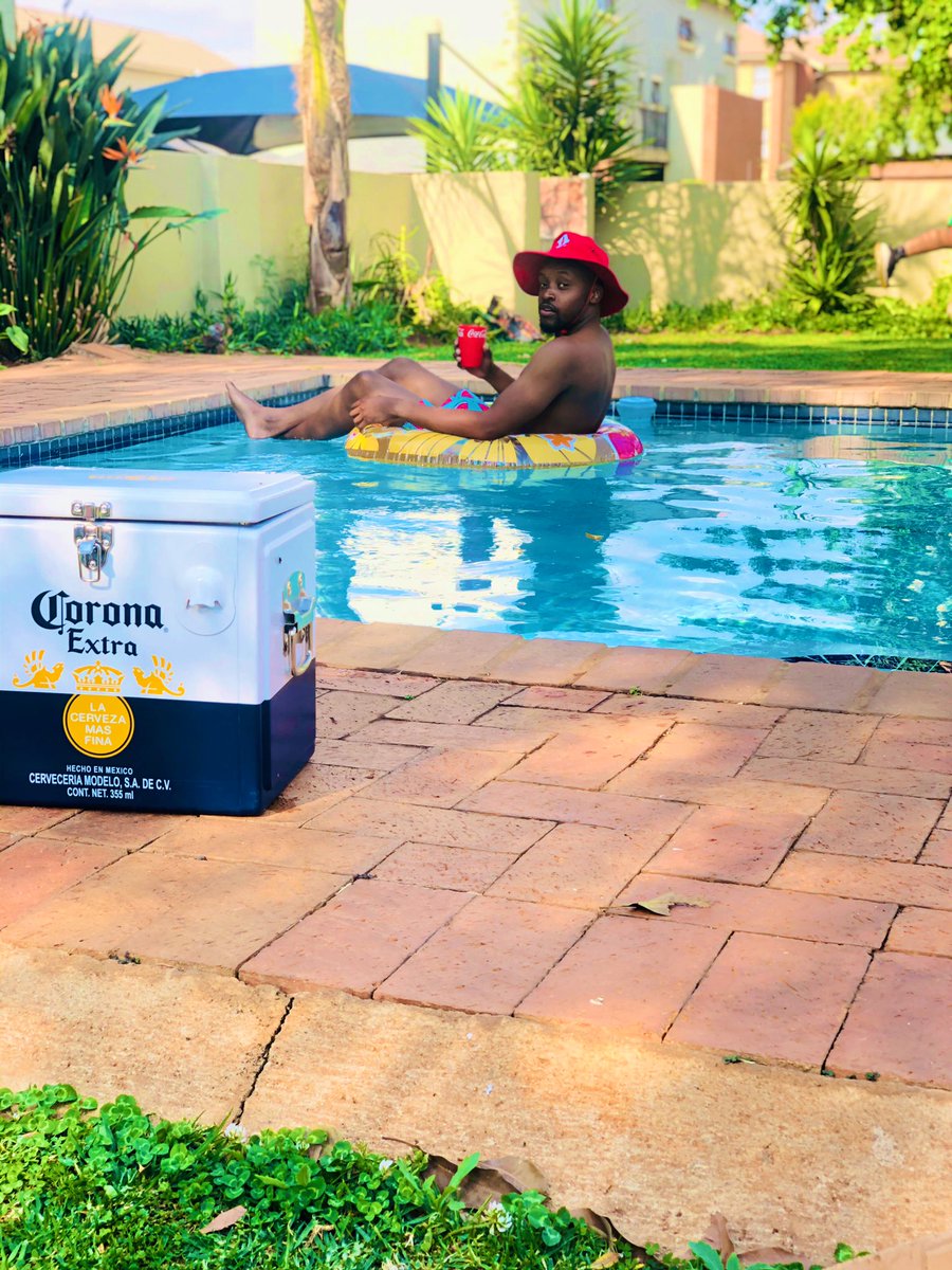 Kaymotso7's tweet photo. #FindYourSunset @CoronaAfrica https://t.co/O2wLVhYuEq