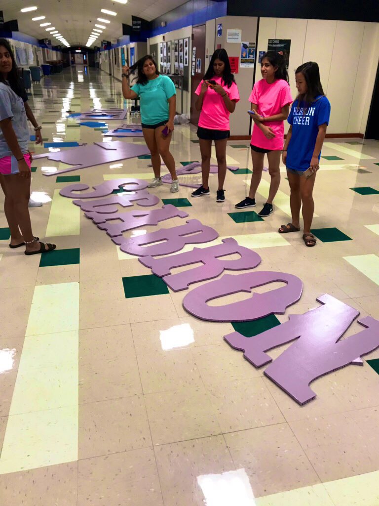 HebronHS_StuCo's tweet photo. Let’s HoCo, @Hebron_HS ! We can’t wait for you to dive Under The Seabron with us! #HHSHoCo #hoco2k19 #HOCOweek #WeAreHebron https://t.co/EAVA00B3hw