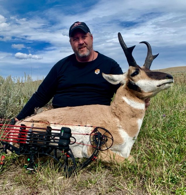 PSEBows's tweet photo. John Lenox of Rush Outdoors struck gold on Day 2 of his most recent hunt, taking down this Montana antelope with his PSE Evolve.
#HuntWithPSE #psenation #bowhunting #shootpse https://t.co/riN29lTCFI