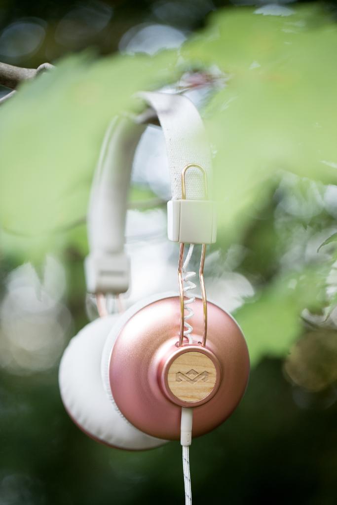 houseofmarley's tweet photo. Beautiful things can come from recycling. ๐งโป๏ธ Tag a friend who would look stylish wearing these. #PositiveVibration2 #MaterialsMatter #RecyclableAluminum #HouseofMarley https://t.co/pKa8kzZeuW