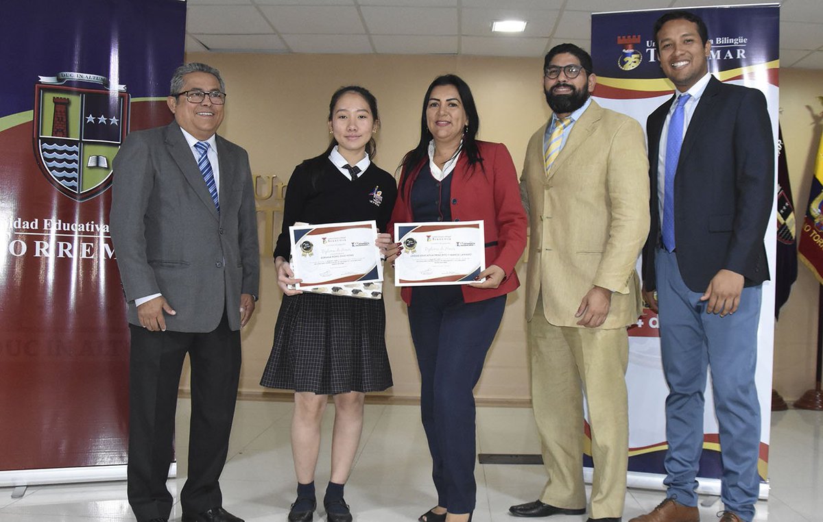 diariopinion's tweet photo. En XIII concurso Intercolegial de #Ortografía y #Vocabulario
Estudiante de la #UEPRIM, medalla de plata https://t.co/yn26XDyN1C