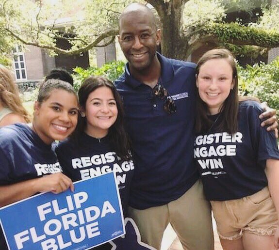 FSUDems's tweet photo. Tuesday is #NationalVoterRegistrationDay and we’re celebrating by registering as many folks as possible! Join us in front of HCB from 8-4 as we celebrate the most wonderful time of the year! #FSU #CDAvotes https://t.co/3qk4OG07eB