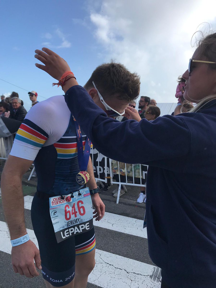 audencia_ms_mos's tweet photo. Oh et pour finir,
Un grand bravo à Jérémy notre triathlète "made in MOS" pour sa splendide performance ! 🎉💥💪
Repose toi bien, tu le mérites et on espère voir beaucoup de MOS t'imiter l'an prochain ! "En tout cas on le souhaite" 😜
#TriALB #MOSterClass #FaMOSo #vaMOS https://t.co/4s2OPli4S5