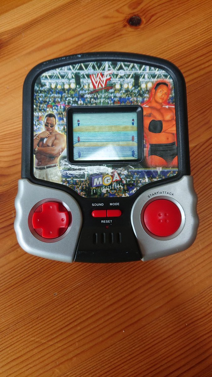 mrianamos's tweet photo. Dug this out today. @TheRock reckon you could beat my hi score??? #doyasmelllllll #the90sRock https://t.co/vyhG72uVIw