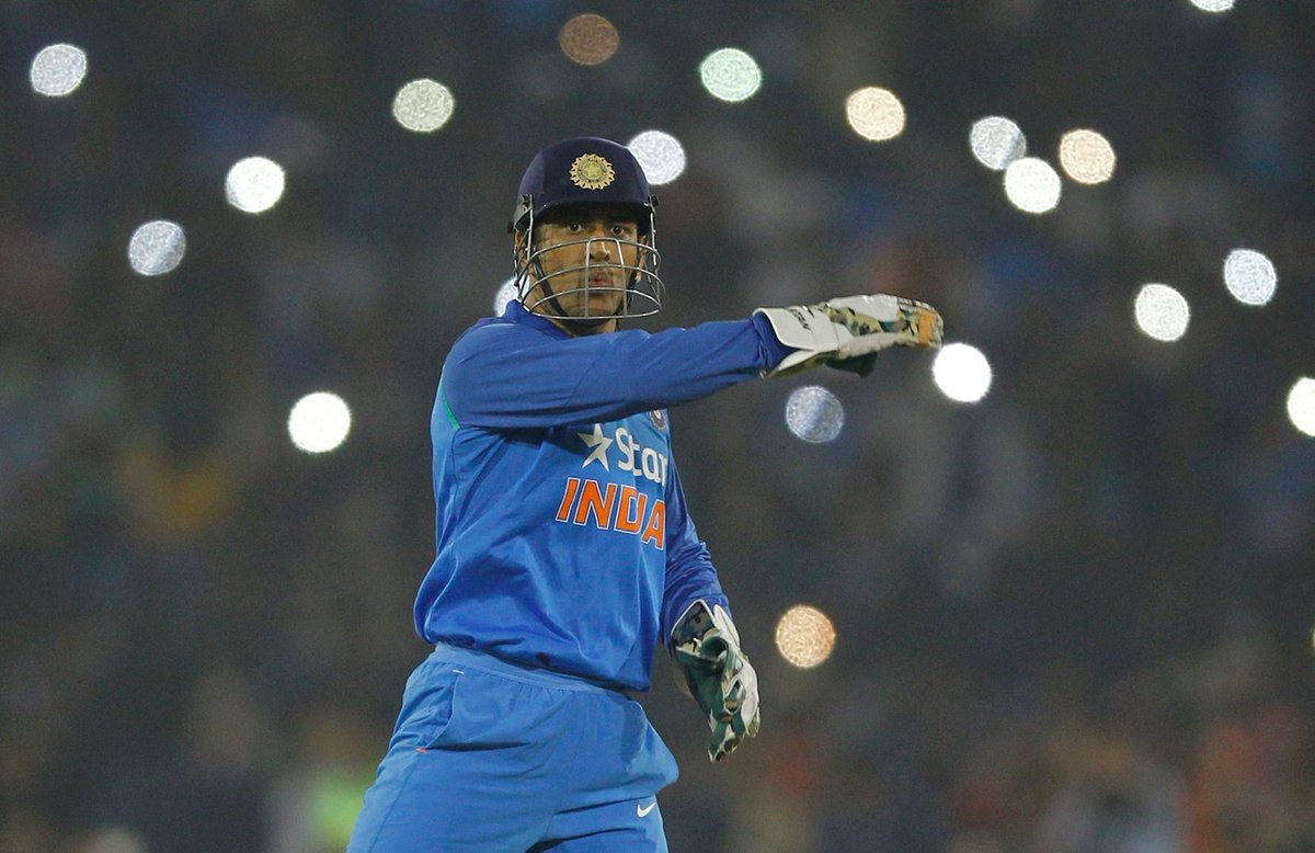 msdfansofficial's tweet photo. We miss you @msdhoni ❤

Retweet if you Agree!🔥
#INDvSA #Dhoni #TeamIndia https://t.co/dsHFFrIhFe
