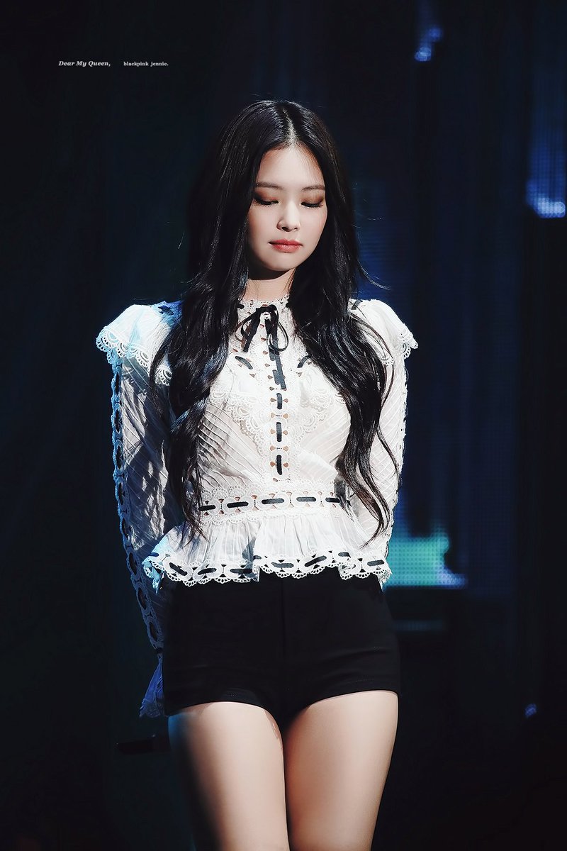 kimjennie116's tweet photo. 190921 BLACKPINK 2019 PRIVATE STAGE [Chapter1]
#블랙핑크 #제니 #BLACKPINK  #JENNIE https://t.co/Q7xJg76COC