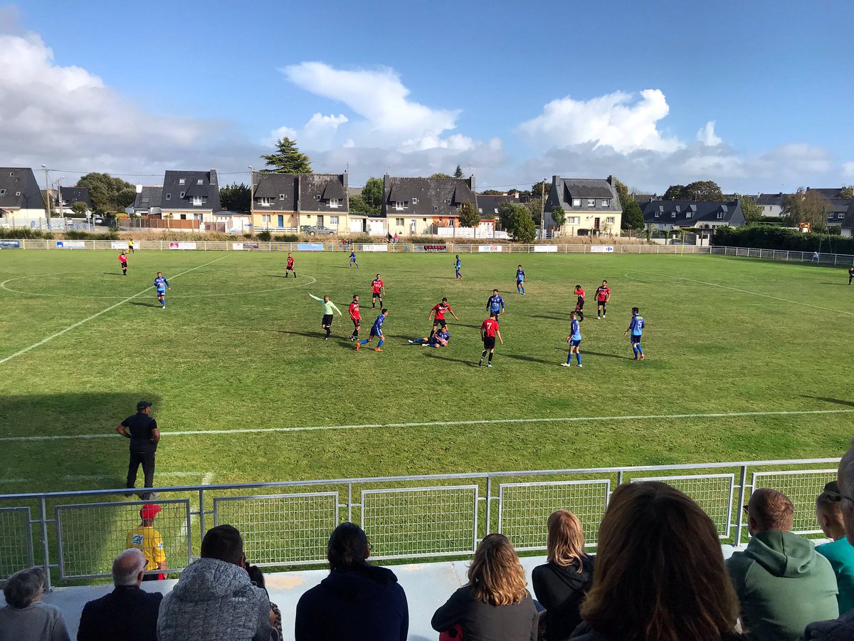 RonanLoas's tweet photo. Après la belle victoire de la B du FC Ploemeur, la A reste sur un nul 0-0 face à Gestel. Bravo les gars pour l’engagement ! #TeamFCP #football https://t.co/MfkxrMKtus