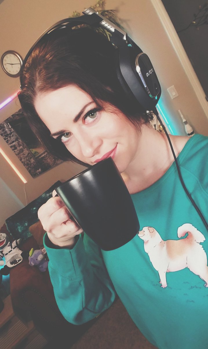 🔴 L I V Ξ.👀

> twitch.tv/katiepeterspla…