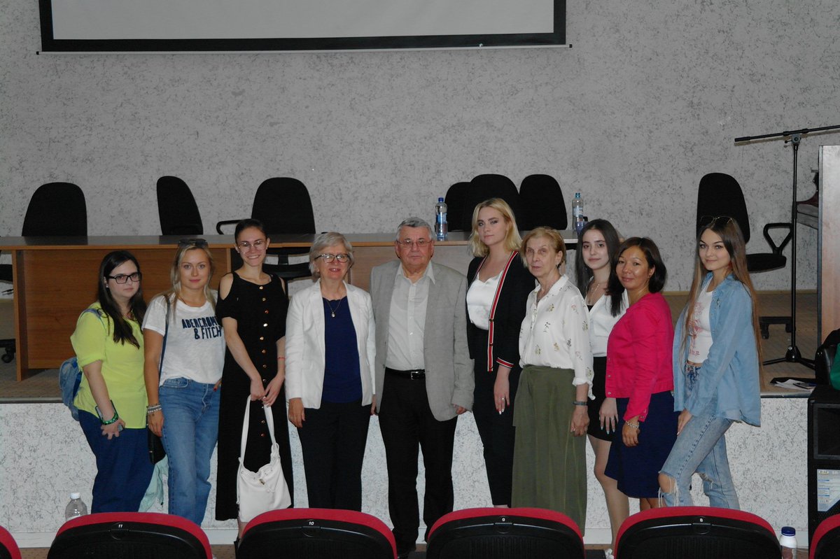 JournalRussian's tweet photo. Dear Colleagues,

We are happy to inform you that 12-13 September RUDN University welcomed Professor ISTVAN KECSKES.
During his visit Professor Kecskes met RUDN senior officials, members of Russian Journal of Linguistics Editorial Board, RUDN academic staff and students. https://t.co/ptLDj7Kb39