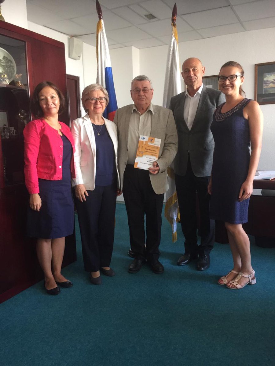 JournalRussian's tweet photo. Dear Colleagues,

We are happy to inform you that 12-13 September RUDN University welcomed Professor ISTVAN KECSKES.
During his visit Professor Kecskes met RUDN senior officials, members of Russian Journal of Linguistics Editorial Board, RUDN academic staff and students. https://t.co/ptLDj7Kb39