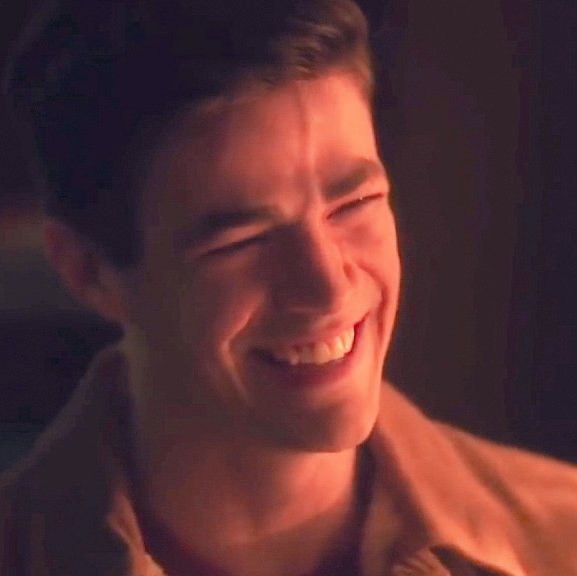 iriscentral_'s tweet photo. LOOK AT HOW HAPPY... https://t.co/ImAgqWYXqp
