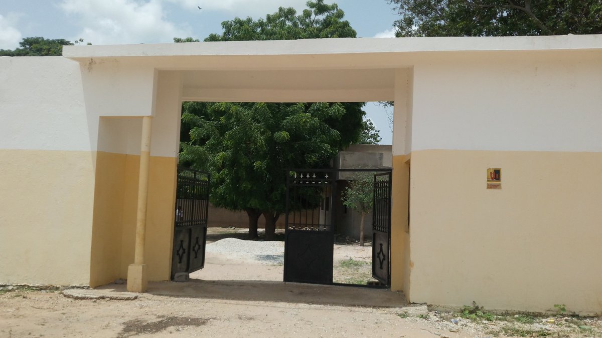 piscoble's tweet photo. Les grands royaumes : la vue d'aujourd'hui. Les sites et l'immortalité. (1) - le sine (Mbissel avec Meissa waly Dione et Diakhao Maison royale ) 
#Kebetu @elhadjkasse https://t.co/wzPsrBaGlu