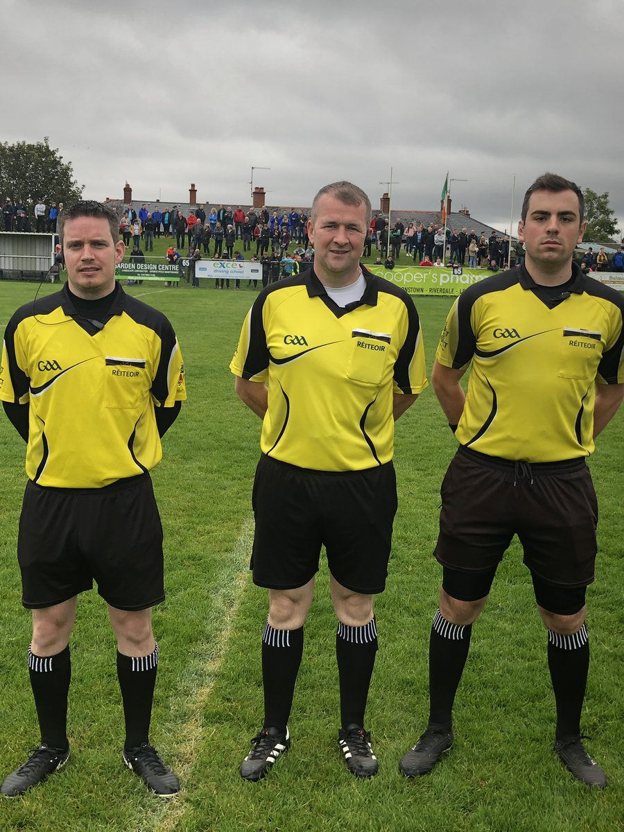 AontroimGAA's tweet photo. #MenInTheMiddle
@naomhgall v @Cargin_Gac https://t.co/aq4wCY6pBP