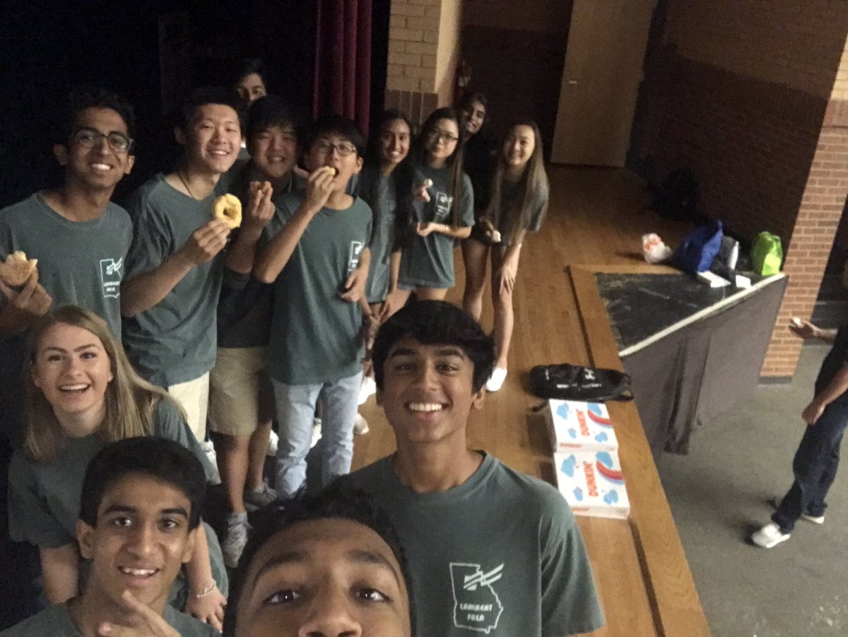 LambertFBLA's tweet photo. first FBLA meeting of the year 🍩 #GAFBLACOY #FBLACOY https://t.co/YQT3ZvqXJr