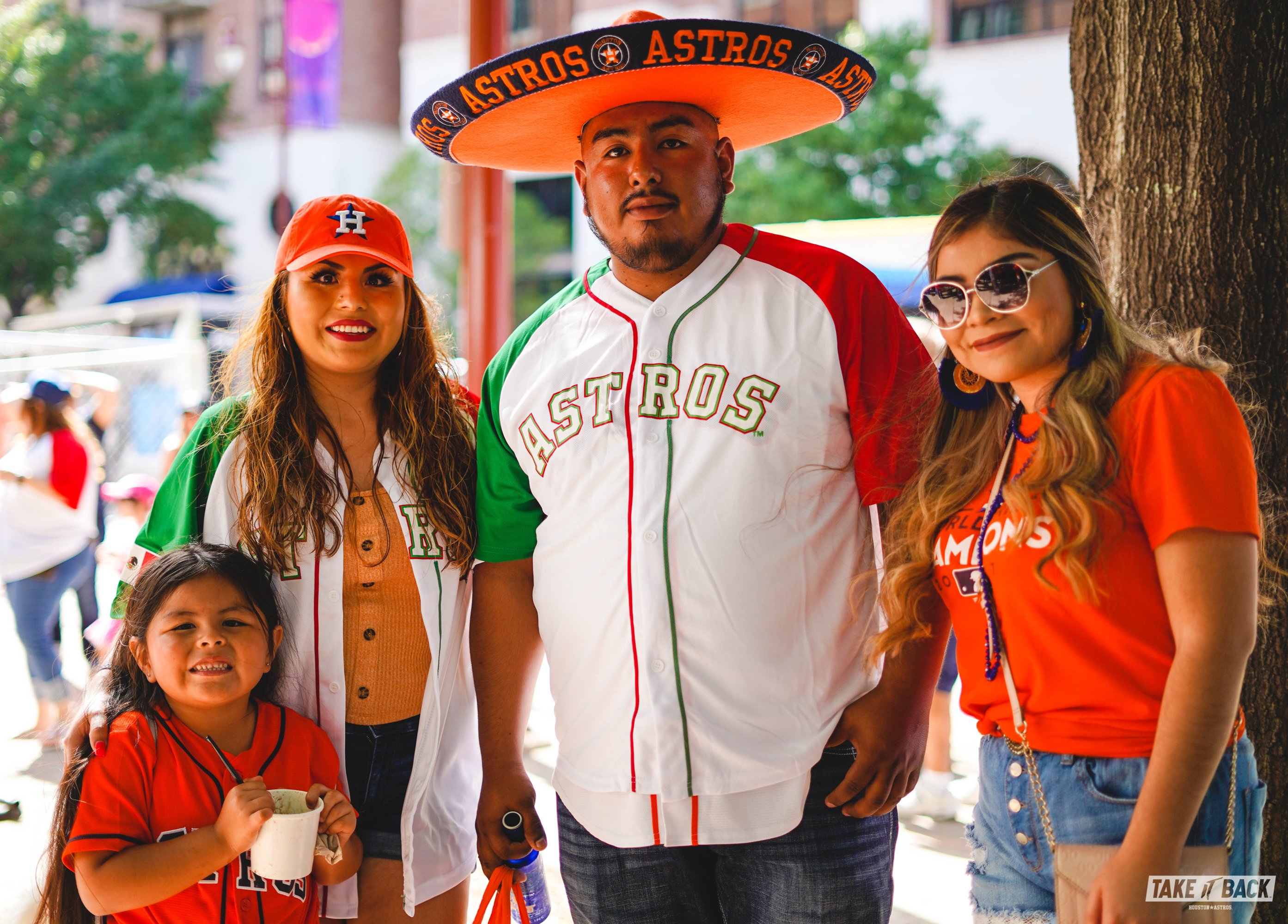 Houston Astros on X: Hispanic Heritage street fest has been 🔥 all weekend  long! @LosAstros x #TakeItBack  / X