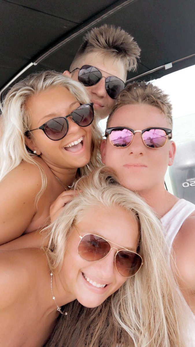 claire_teller's tweet photo. Happy 21st crazy, so happy I was the 2nd one to wish you a happy bday (since matt beat me) uno, dos, tres;) 💛💛 @JimmyKirven3 https://t.co/DhLPWF6WLO
