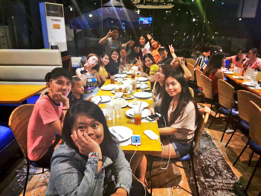 prensesmae's tweet photo. Always Better Together! 🤗
Dinner celebration with Clangs &amp; other team live with bebe girl @Kyzhavillalino 
Happy 5th Months Clangs. 💛
Being part of this squad is so much fun, I Love You all. Best group buddies ever! 😍

#KarJonTeamLive #Clangs
@eulkrisnah https://t.co/vIErBYX6NA