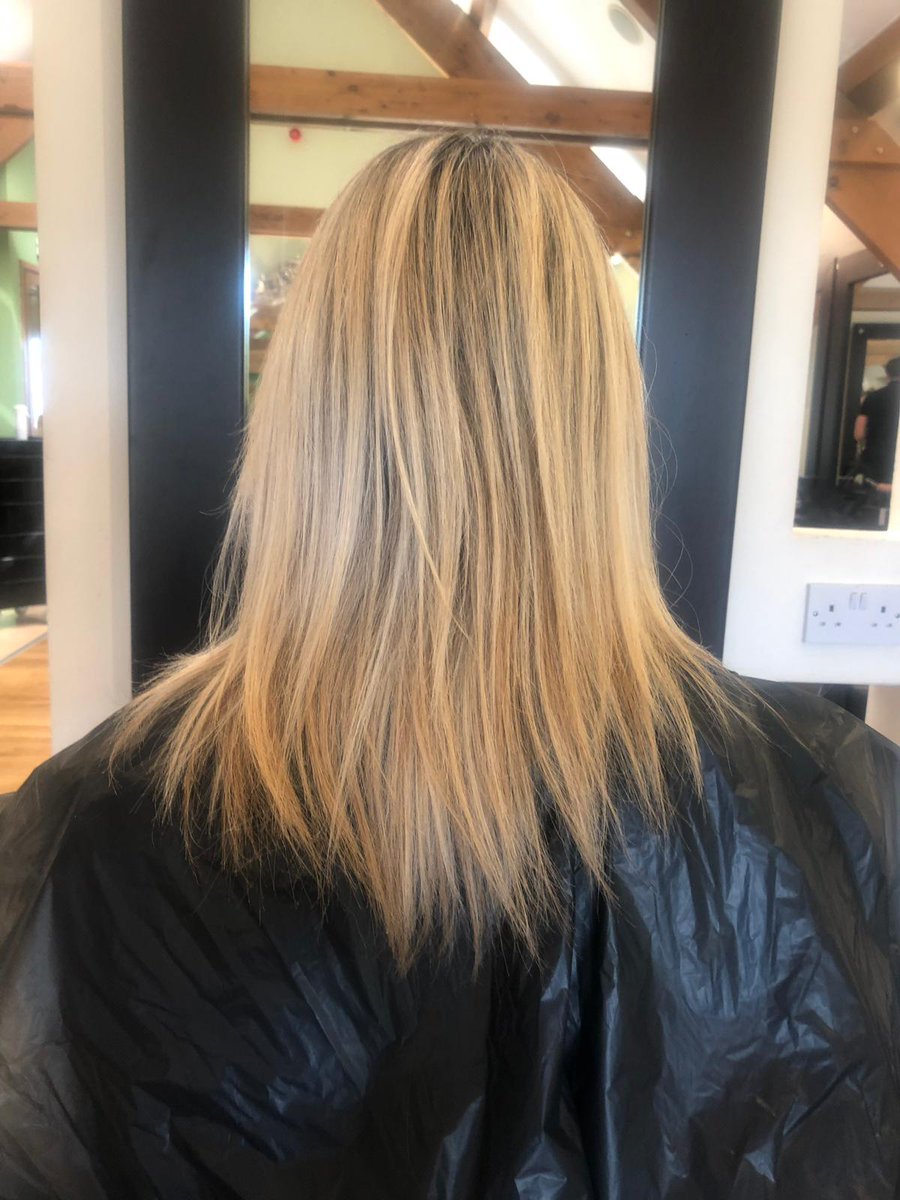 D A R K E R for autumn/ winter❤🍁🍂

Who else is thinking about it? Fabulous transformation...

hairbusiness.co.uk 

#Cowbridge #ValeOfGlamorgan #Cardiff #SouthWales #Salon #EliteSalon #Hair #BrownHair #AutumnIsComing #AutumnHair