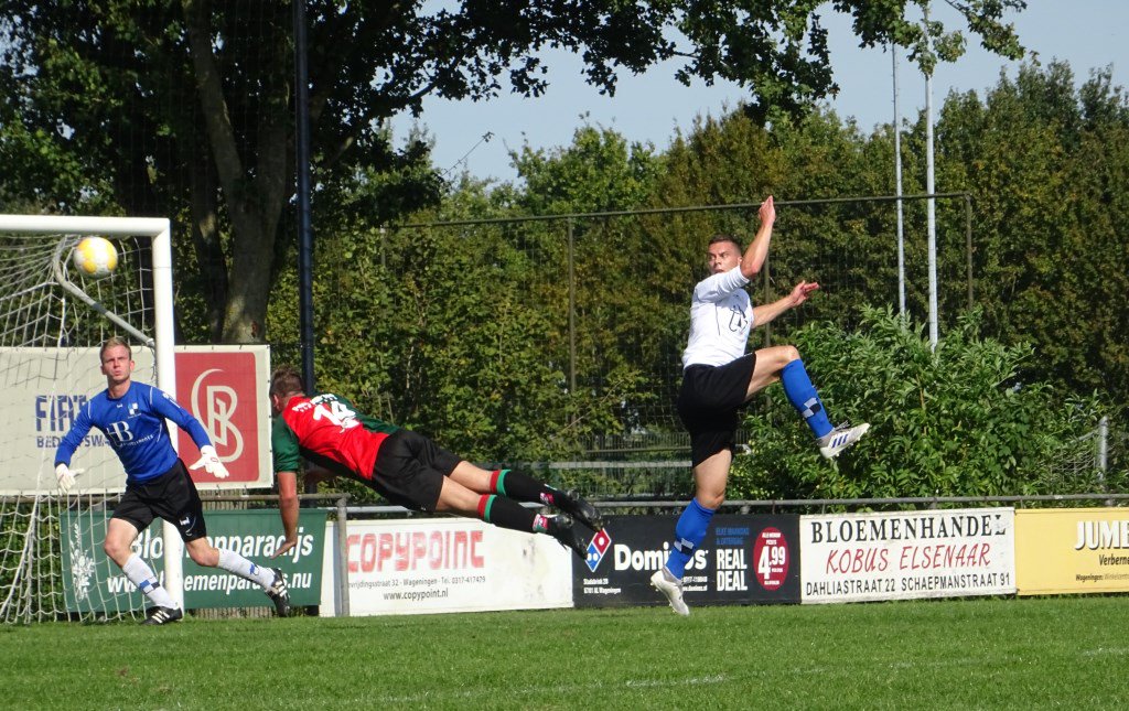 WAVV opent seizoen met onvervalste zevenklapper WAGENINGEN Het seizoen openen met een klinkende 7-0, welke trainer wil dat niet. WAVV-trainer Dik Peters van Ton zeker wel. De bij de Wageningers debuterende trainer werd in het... twib.in/l/9M6nk7b4zqrd