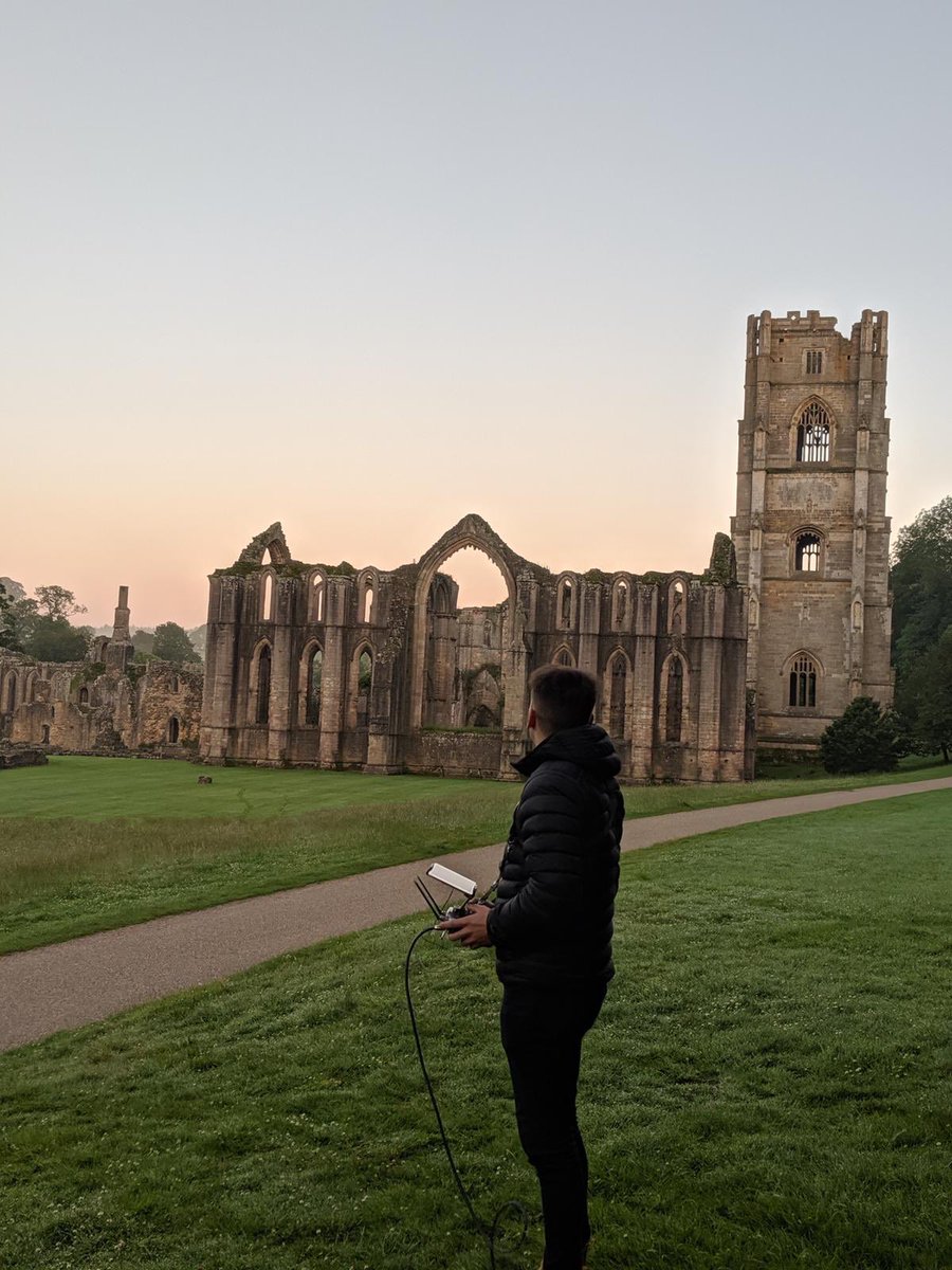 We are lucky enough to work with some amazing people and companies. Here are shots from #behindthescenes of recent “work”. 

#media #production #camera #photo #music #promotion