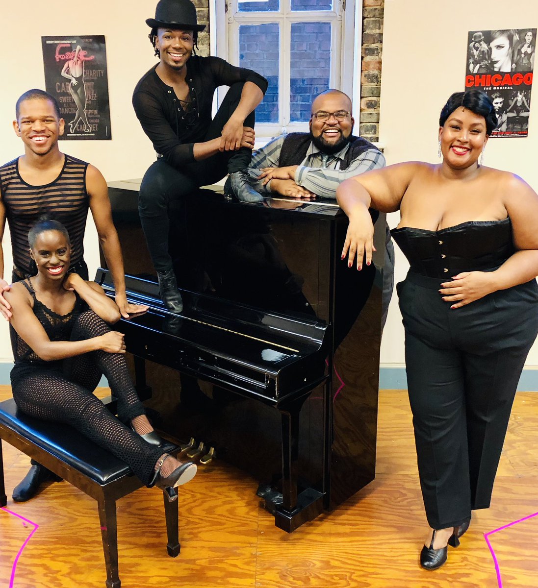 dramatiCMotion's tweet photo. BLACK BRILLANCE!!! #ChicagoMusical #Theatre #MusicalTheatre #ForeverSpringer https://t.co/ROx6BPt68O
