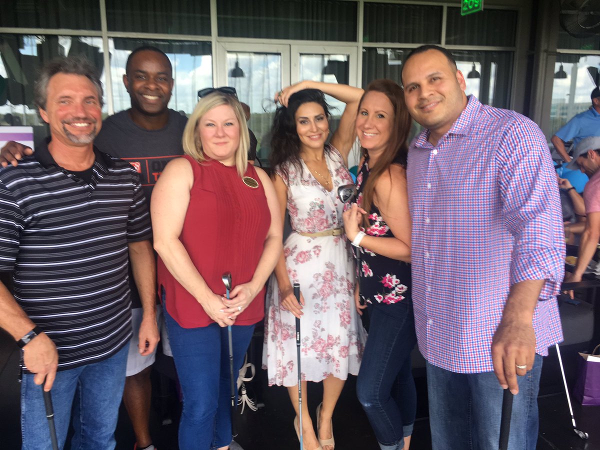 sirrod3's tweet photo. Taking time out to show love for a Great cause. #AlzheimerAwareness #TopGolfAustin https://t.co/Q3YvJ7blj3