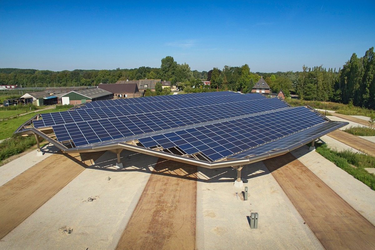 V2gUK's tweet photo. In the Netherlands @triodosbank have recently installed 120 #ACV2G capable #EV charging stations under a large #SolarPV canopy outside their new offices:
https://t.co/VLLV6lXf8v
Meanwhile we have just one in our own car park in #SilicInnyValley!
#V2G #WeDriveTheWind #SaMDES https://t.co/6qDJHLamVJ
