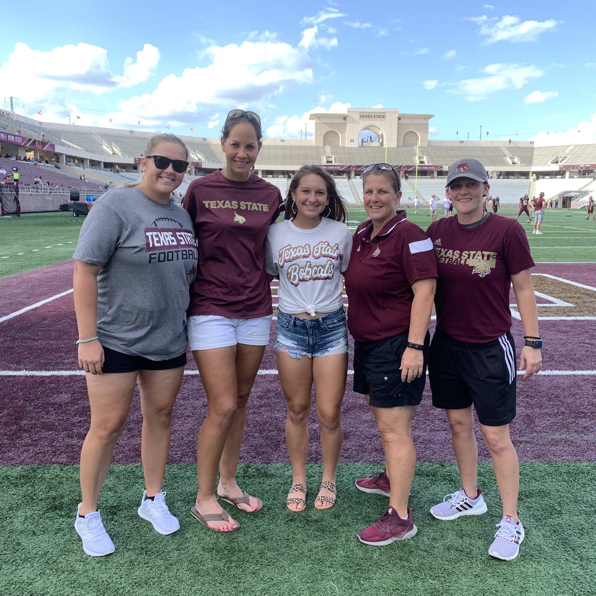 ciaraatrahann's tweet photo. I’m so blessed and excited to announce that I have verbally committed to continue my academic and athletic career at Texas State University, I wanna thank everyone who helped me reach my goal to play D1 softball!! #eatemupcats🐾🖤 https://t.co/nP6kmkrq5W