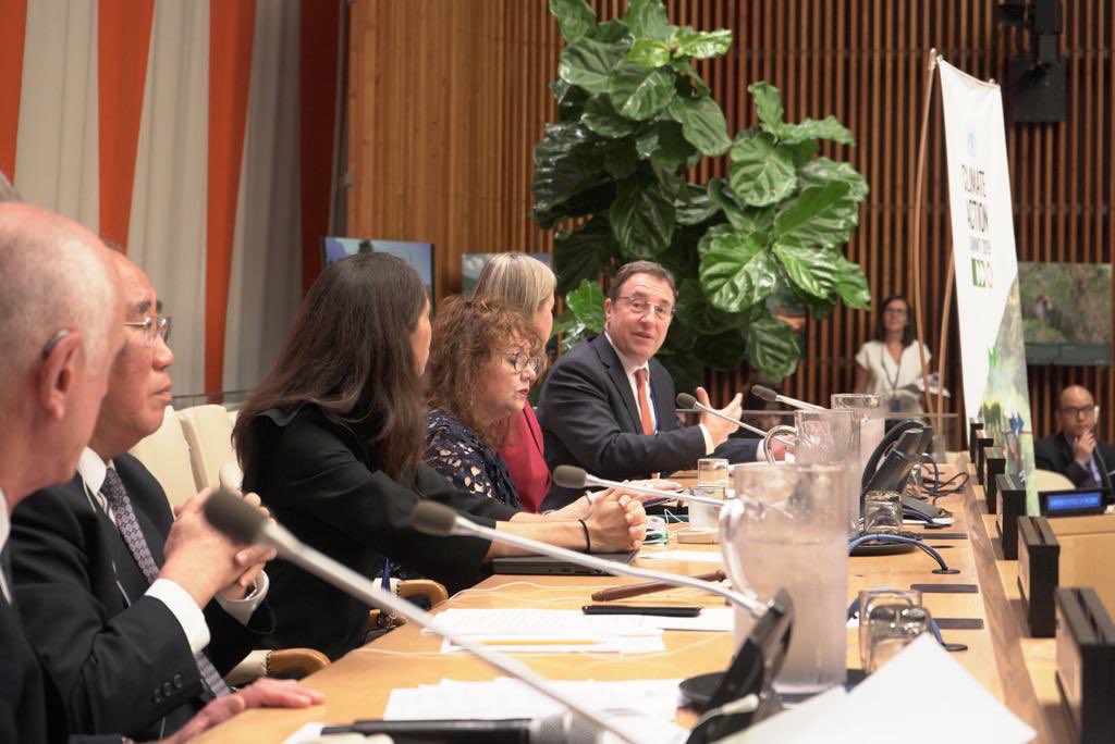 ASteiner's tweet image. At Nature Based Solution meeting today, I reiterated that #nature fundamental to a 21st century #economy &amp;amp; we must continue to push #NatureBasedSolutions to shift how we think about markets &amp;amp; financial systems. Connecting adaptation &amp;amp; resilience crucial @davidnabarro @SCMGardner