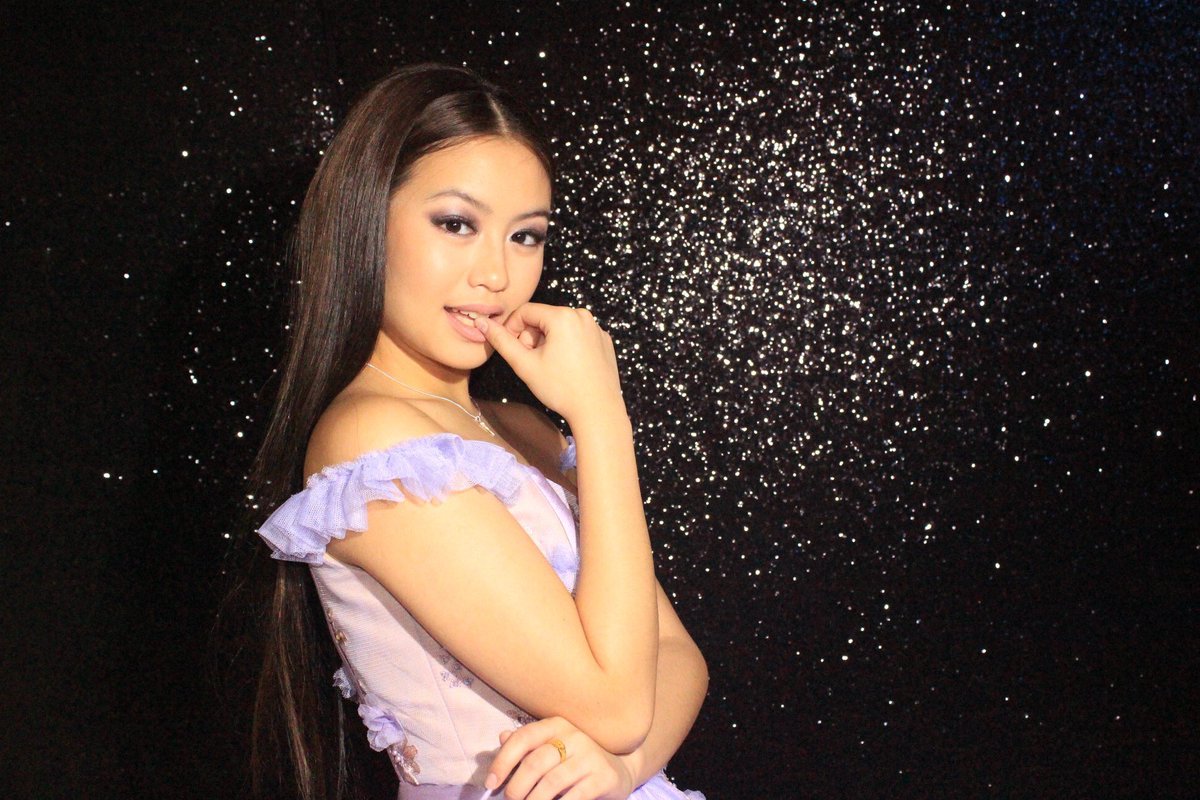 AshleySlappers's tweet photo. 190922 @ashdlmundo #ASHLEYSweet16 

Photobooth pictures are now up on InstaShotx Photobooth facebook page. https://t.co/NRHmt5FXWx