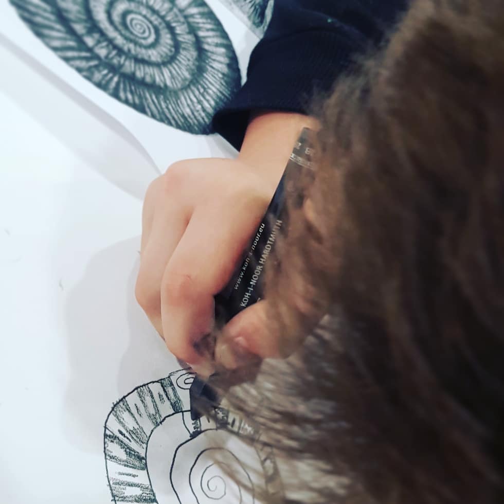 sac32uk's tweet photo. Our kids club exhibition special is underway. Their fossil project will be displayed along 60+ local artists in our November show. Exciting times! 🎨
#kidsrule #youngpeople #friendsofstretfordpublichall #SAC32 #localexhibition #manchesterartscene https://t.co/zikwhwqPsA