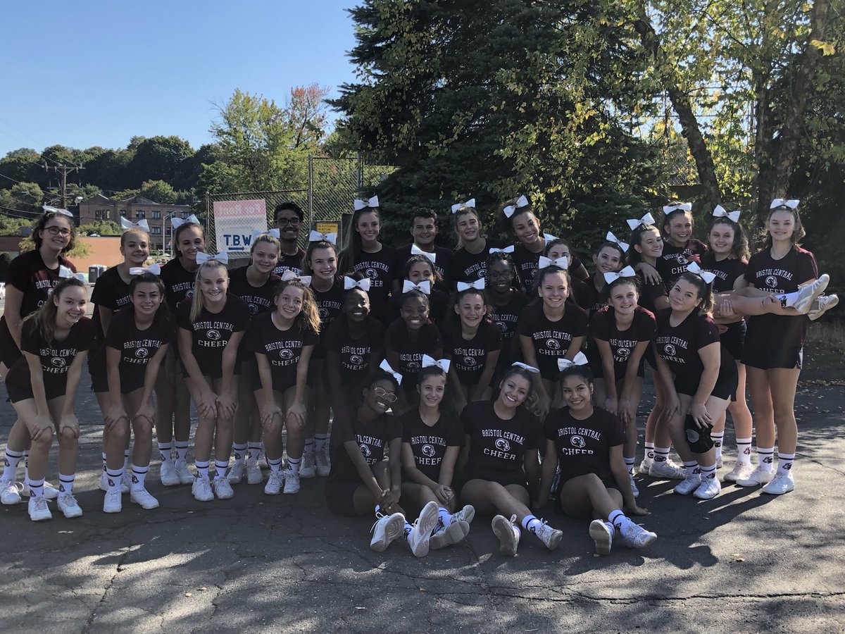 Come watch the BCHS cheerleaders at the MUM parade!!!
