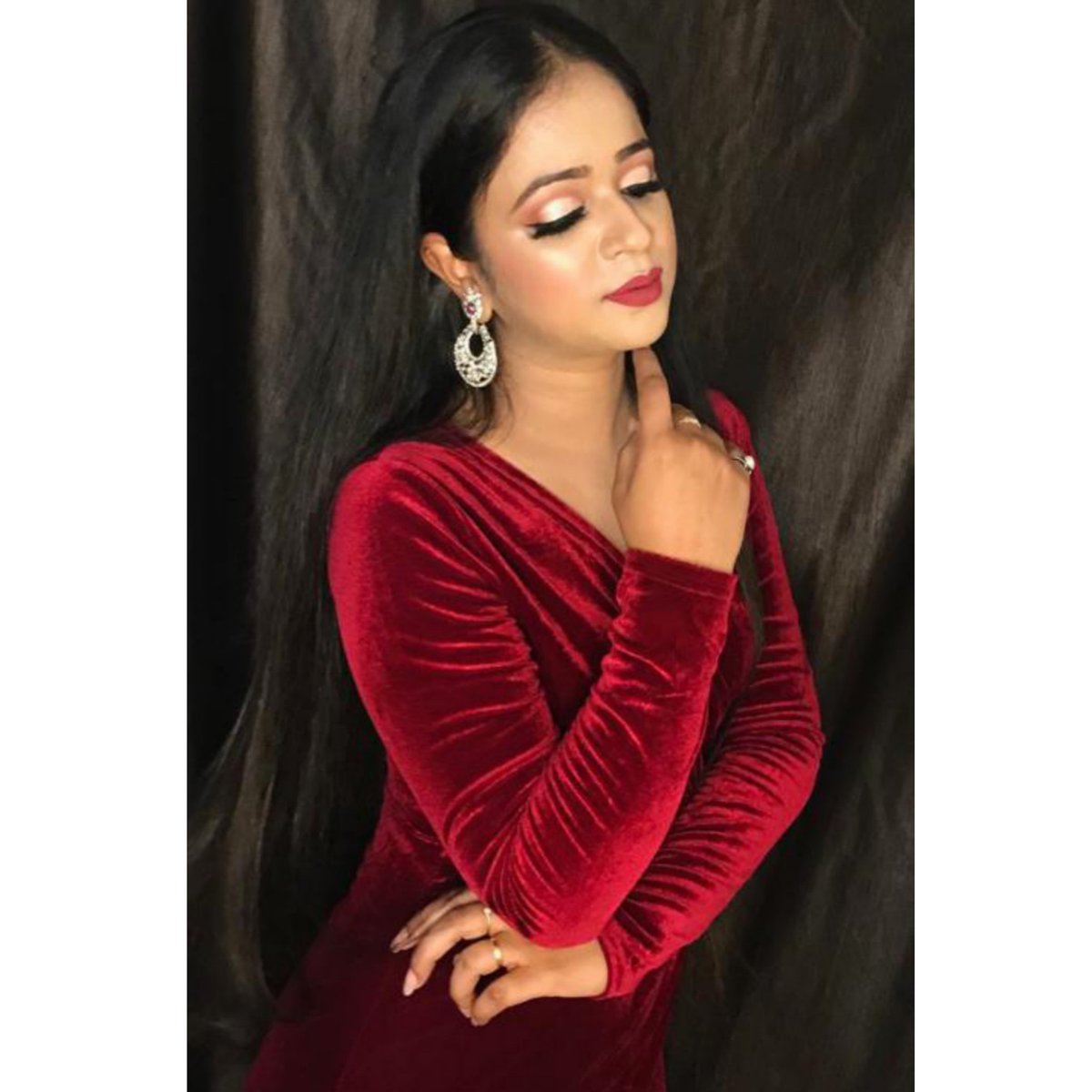 Sugandh06's tweet photo. Highlighter on fleek ✅
Bookings are open for 2019-2020.
Book your dates now❤️ Makeup and hair - @sugandhaggarwalmakeovers
In frame-  @peehusharma

Contact for booking- +91 9873060098
💌 - sugandh6aggarwal@gmail.com
__________________________________________________

@wedmegood https://t.co/ewmtzVM52o