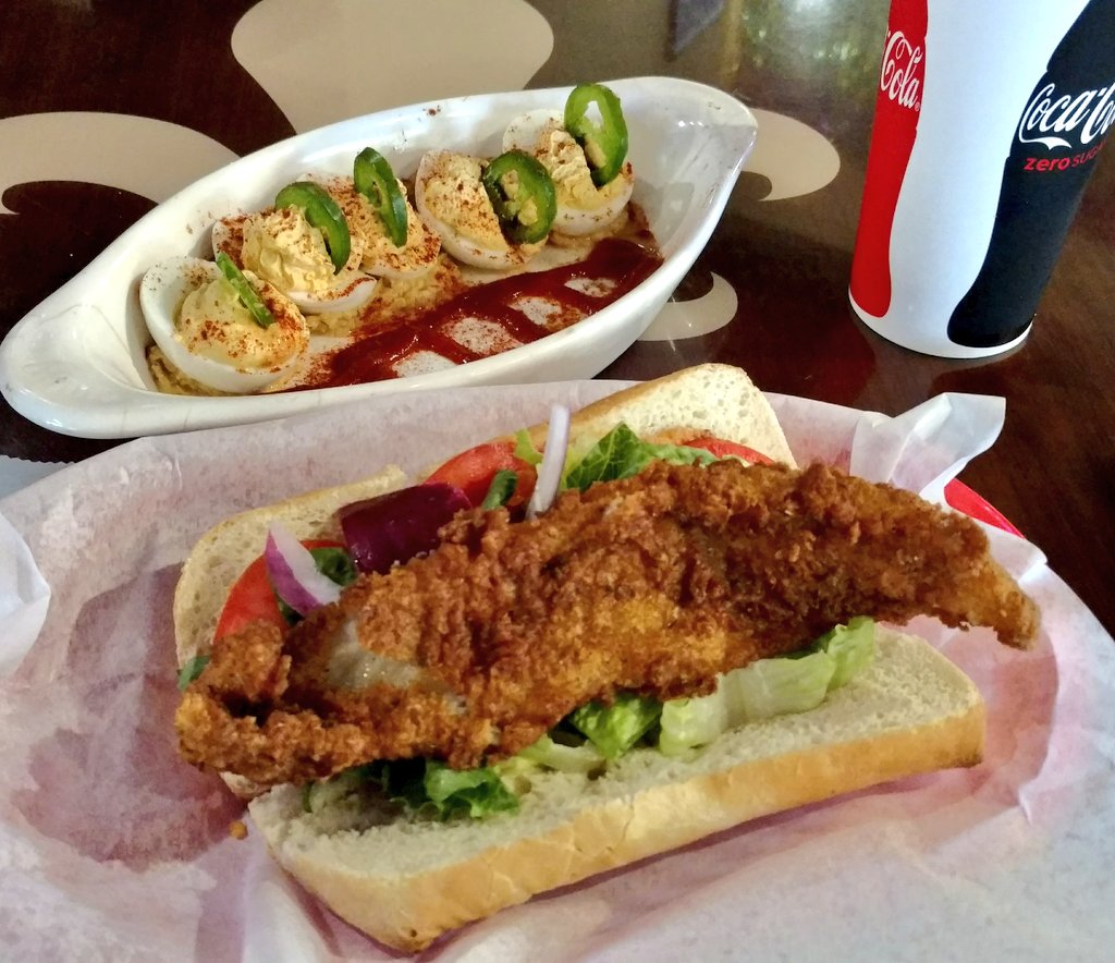bbrubaker20's tweet photo. Sunday lunch @chicorycafe1 in @DTSouthBend .  Live music and great food. #southbend https://t.co/ljH5vXYfay