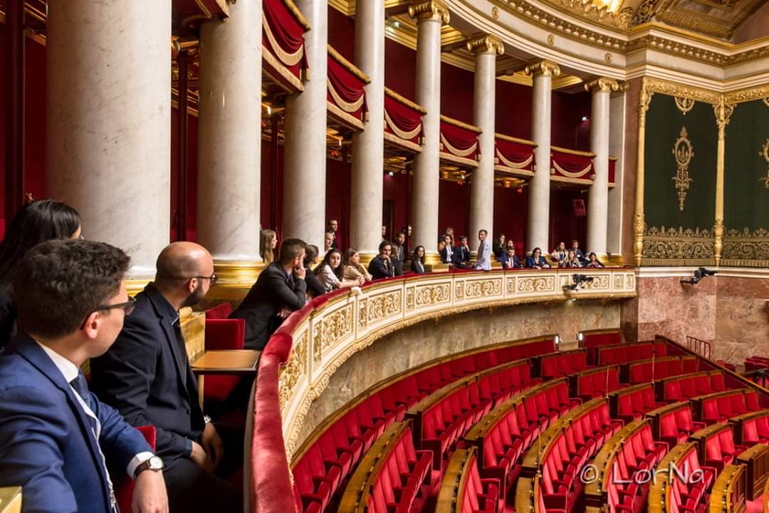 ModeleuParis's tweet photo. #MEUP2019 Pictures are up 🌐🌏
We were invited to visit the French National Assembly and learn more about the works of the french MP's as well as the history of the fifth Republic of France 🇫🇷🇪🇺 #Assembléenationale #Futureforyouth #EU #MEUP2019 https://t.co/Bpmrtii3AM