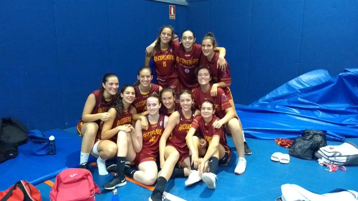 cbalcobendas's tweet photo. ⛹️‍♂️⛹️‍♀️ #CanteraCBA | El #JunAFem se lleva la primera victoria (62-66) ante @DistritOlimpico. ¡Bravo! #FamiliaCBA #SúmateAlGranate https://t.co/yUbWFSJer7