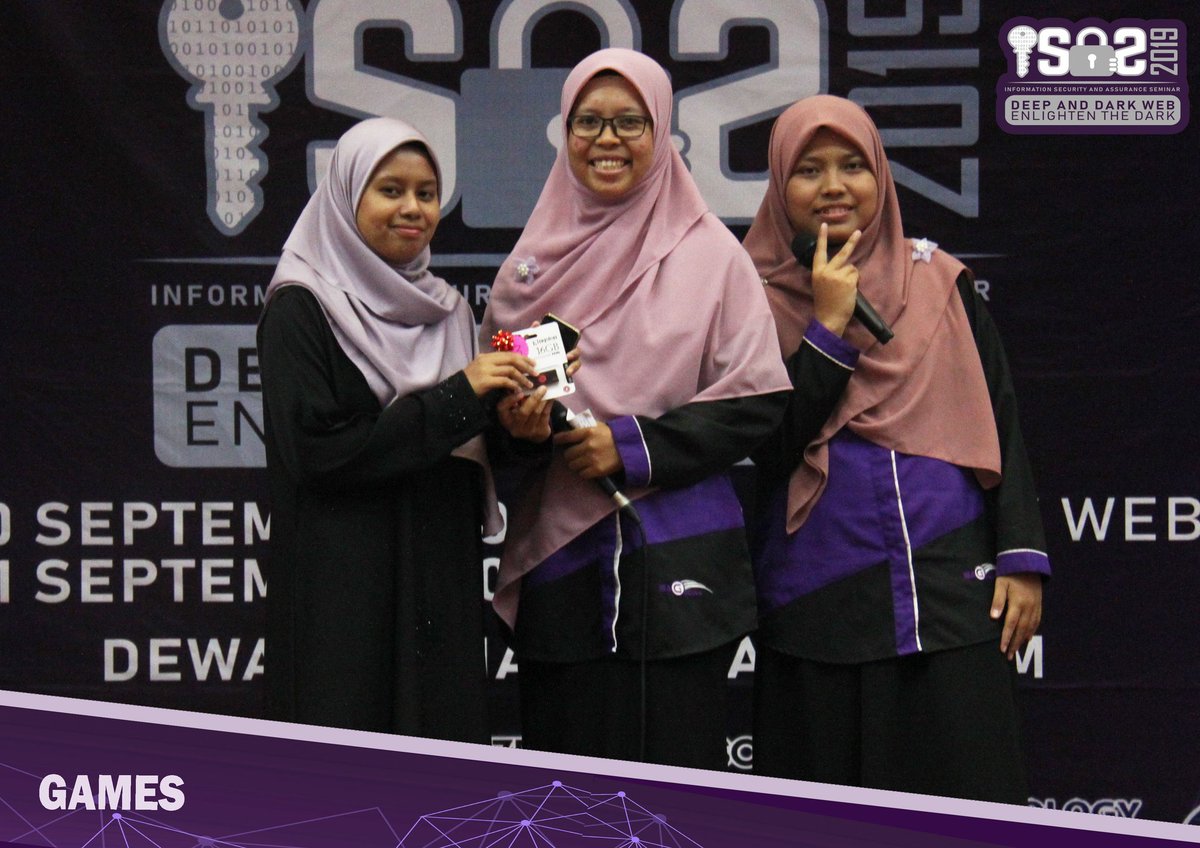 ISAG_12's tweet photo. [ISAS USIM 2019]

Presented to you Bal and Hajar as informal MCs for hosting 2 games provided by Activity Unit. Congratulations to all the lucky winners

#ISAS19
#ISASDEEPANDDARK https://t.co/FVmHH55fRo