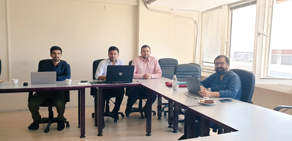 AB Sivil Düşün Programı uzmanlarından <a href="/kenanndursun/">Kenan Dursun</a> hoca ile 2 gün süren workshop tadında çok verimli bir eğitim toplantısı gerçekleştirdik. Dijital Korsana Dur De! projemizin toplantı faaliyetlerini tamamlamış olduk. <a href="/SivilDusun/">Sivil Düşün</a> @HaberSau