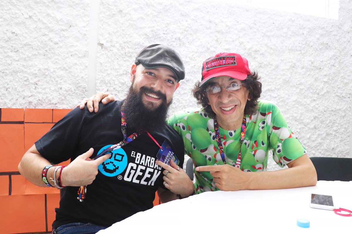 barbas_geek's tweet photo. ¡Un honor @Elgusrodriguez! espero nos volvamos a ver para charlar de videojuegos. ¡Nayarit es tu casa! #nintendomania #clubnintendo #bestdayever https://t.co/58CTSZPhMn